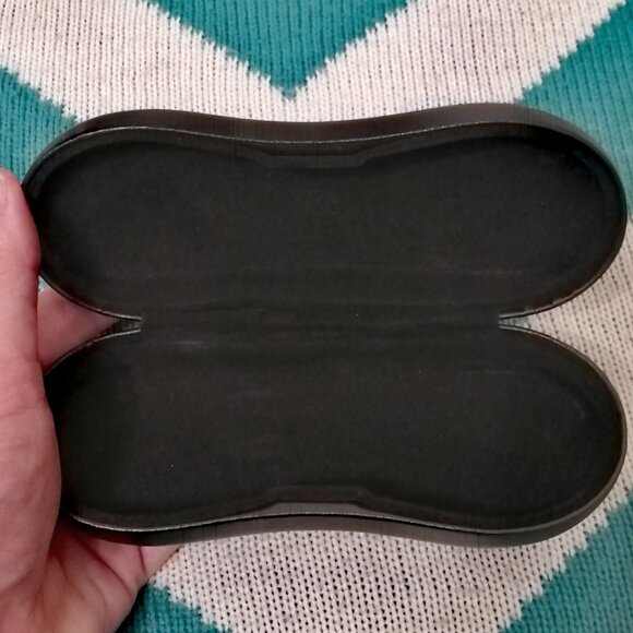 Vera Wang Black Leather Hard Shell Eyewear Case - Picture 4 of 7